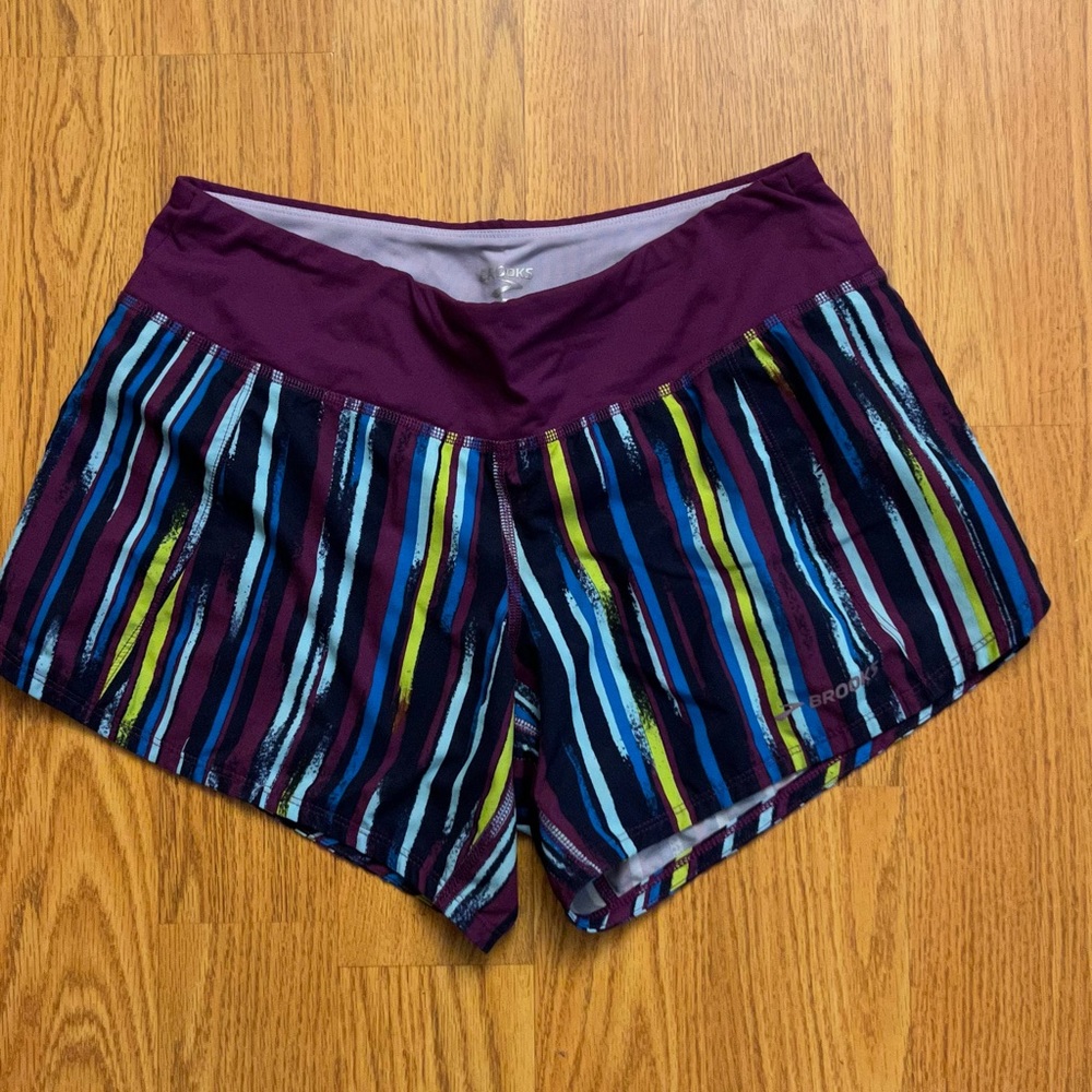 brooks running shorts, size M